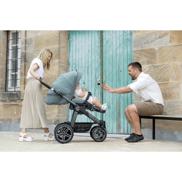 Hartan Kinderwagen Racer GTS Met Handrem Little Pinguïn (910) Framekleur Platina 2 Hartan Kinderwagen Racer GTS Met Handrem Little Pinguïn (910) Framekleur Platina - Afbeelding 2