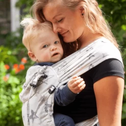 Hoppediz Babydraagzak Hop-Tye Buckle Jacquard Singapore Grijs 8 Hoppediz Babydraagzak Hop-Tye Buckle Jacquard Singapore Grijs -Kinderwagen Korting hoppediz babydraagzak hop tye buckle jacquard singapore grijs a299652 3