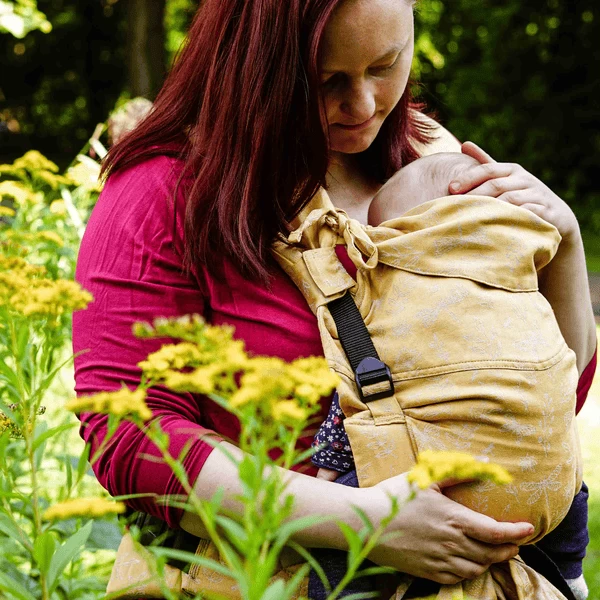 SCHMUSEWOLKE Draagzak Half Buckle Botanisch Golden Linnen 2 SCHMUSEWOLKE Draagzak Half Buckle Botanisch Golden Linnen - Afbeelding 2